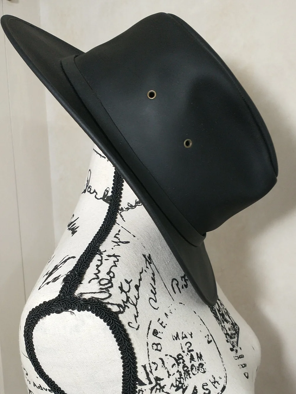 LIKE NEW Henschel Osage Leather Safari Hat, Size XL, Crushable Waxed Cowhide